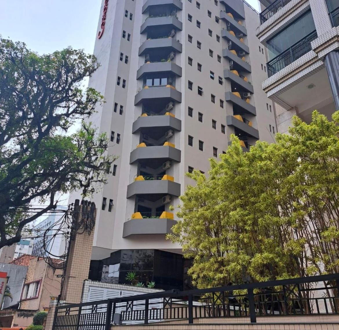 Flat No Hotel Cosmopolitan Com Estacionamento Gratis E Piscina Сантос Екстериор снимка