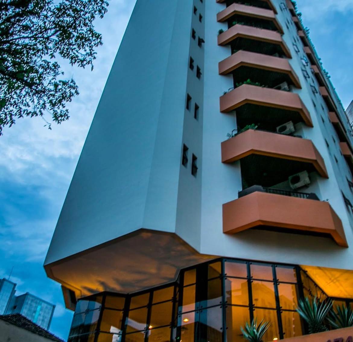 Flat No Hotel Cosmopolitan Com Estacionamento Gratis E Piscina Сантос Екстериор снимка